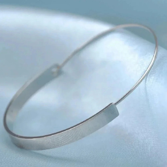 Minimalist 925 Sterling Silver Hoop Earrings - Picture 3 of 5